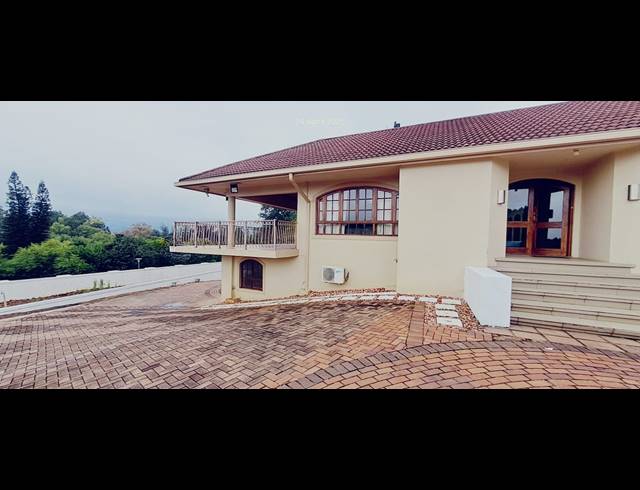 5 BEDROOM FREESTANDING FOR SALE IN FERNCLIFFE